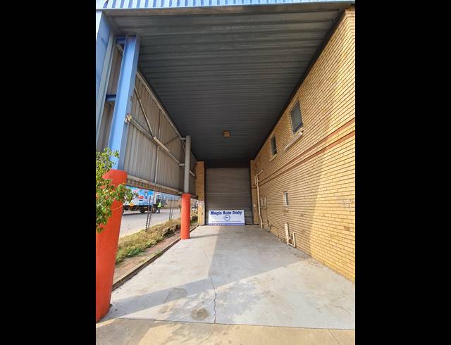 1,414M² WAREHOUSE TO LET IN MEADOWDALE